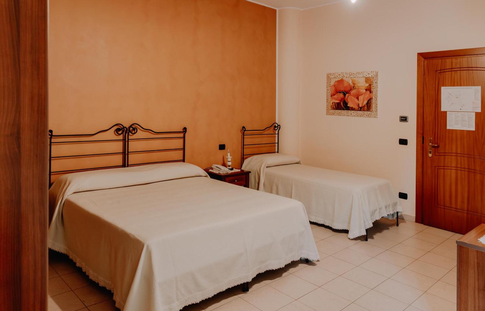 San Raffaele Hotel Restaurant & Resort Castelluccio Superiore Ngoại thất bức ảnh
